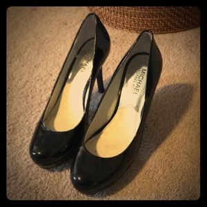 Michael Kors Black high heel Ionna Pump size 6M.